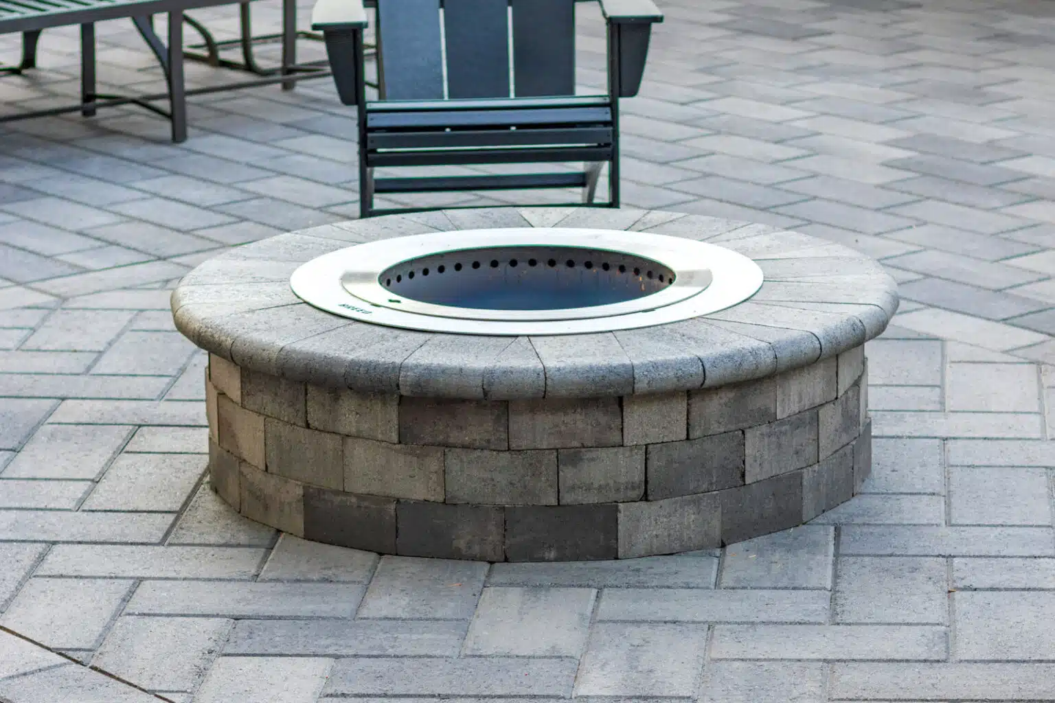 Chateau Modern FIre Pit Kit Cambridge Blend patio