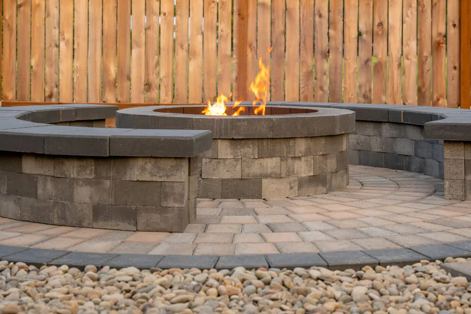 Chateau Modern FIre Pit Kit Cambridge Blend patio Fire fence
