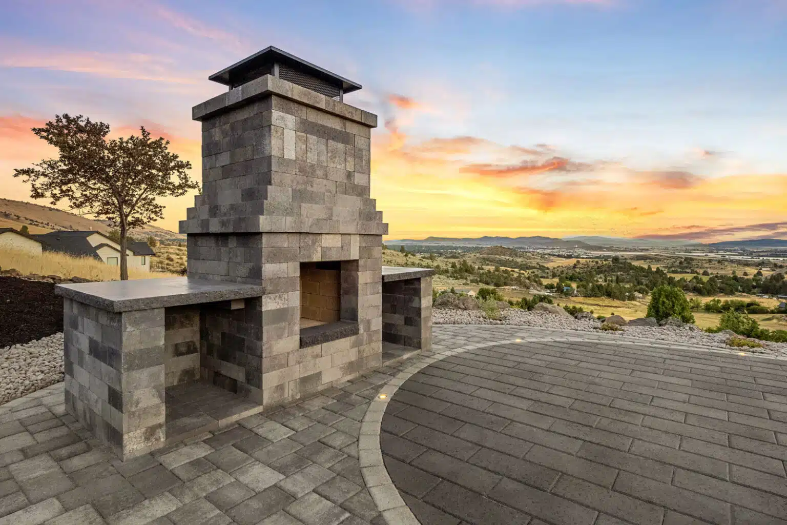 Chateau Moderna Deschutes Fireplace Cambridge Sunset