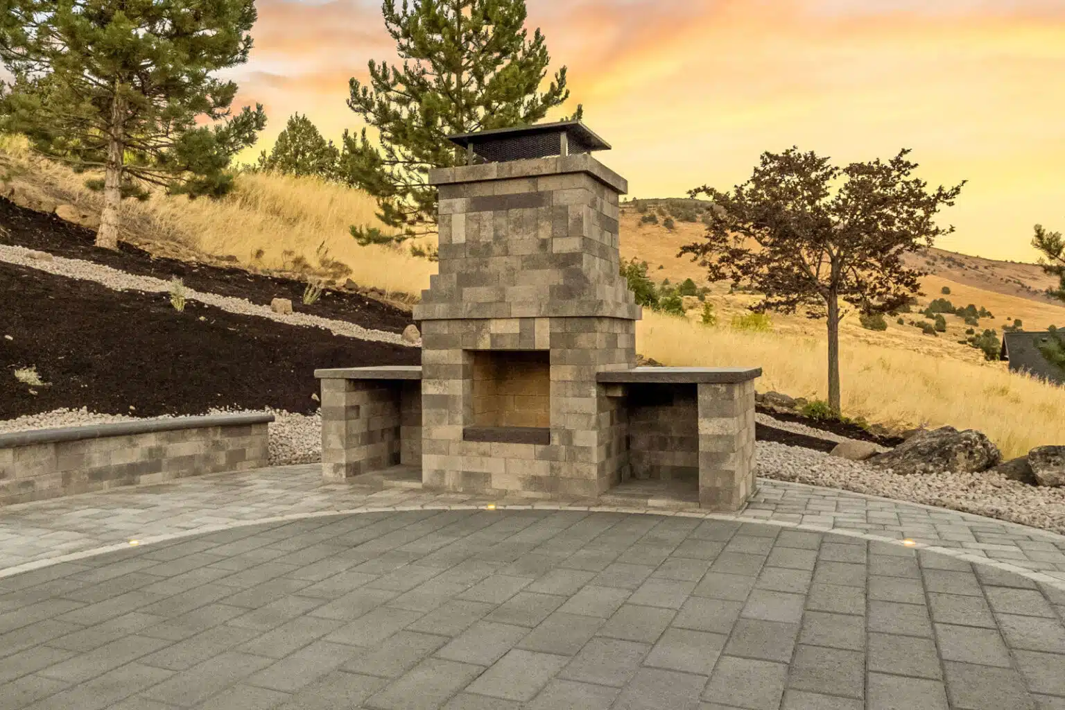 Chateau Moderna Deschutes Fireplace Cambridge Kit