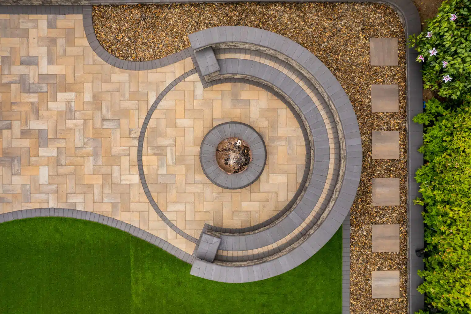 Double Park Concrete Paver Jamestown Blend Firepit