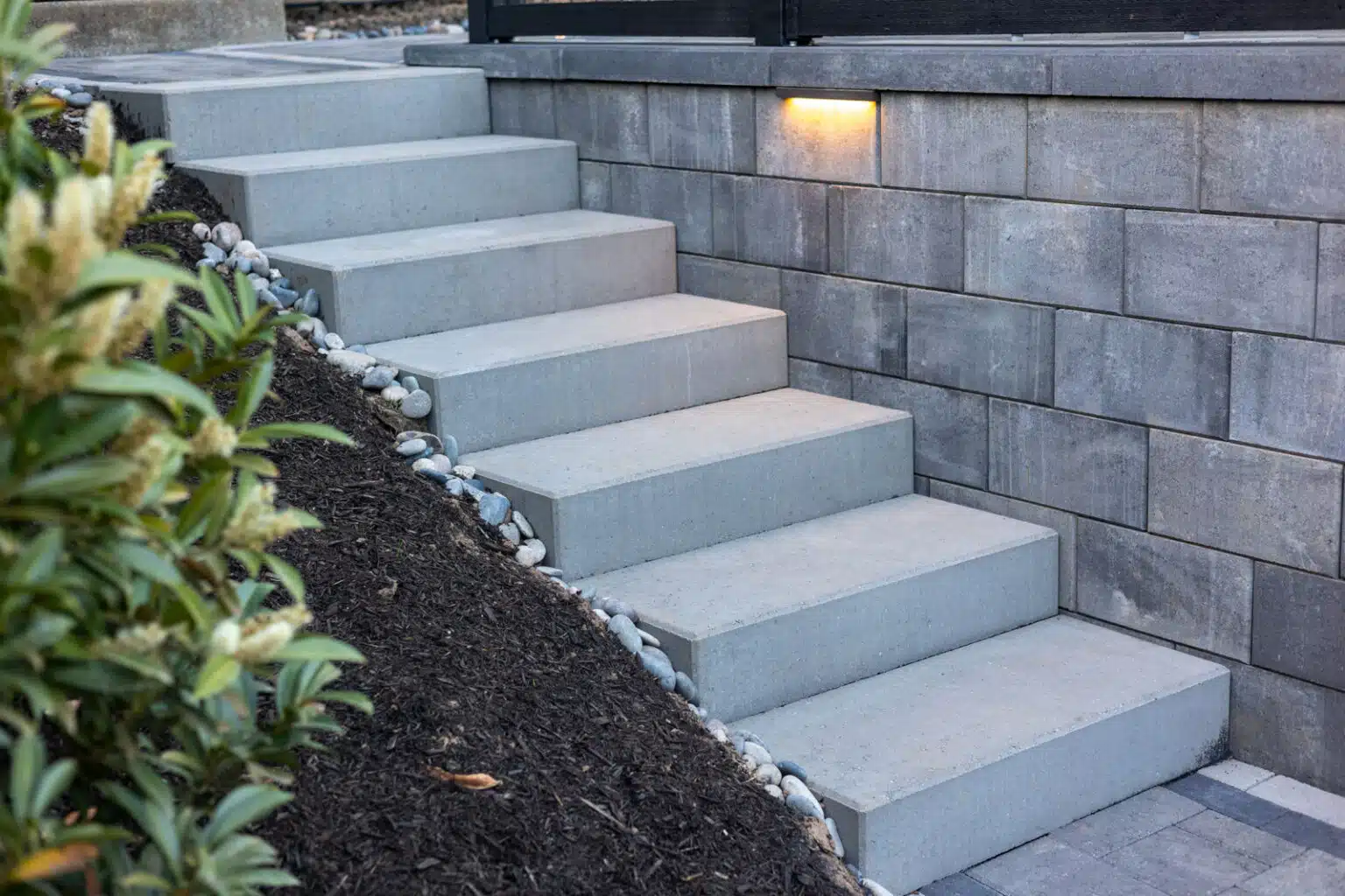 Murata Solido Corner Block Steps pewter