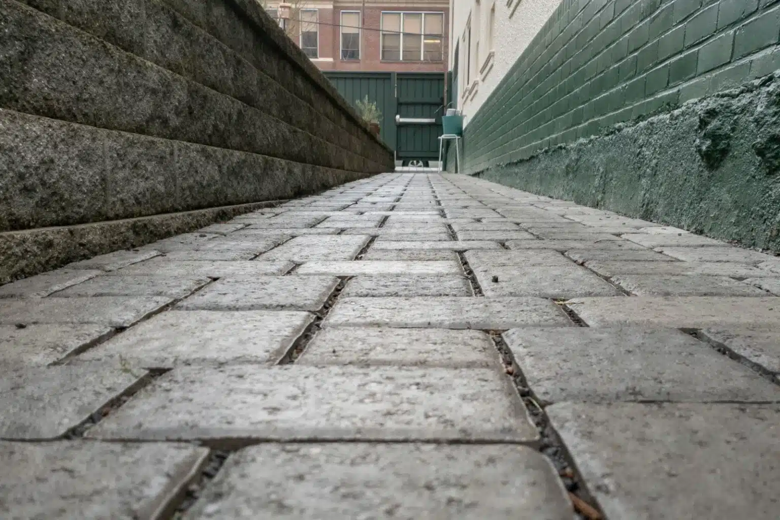 Camino Ecogreen Cambridge Color Paver close up angle
