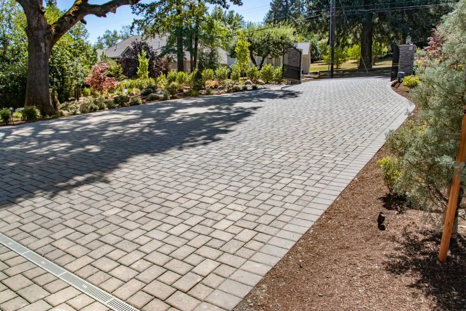 Camino Ecogreen Jamestown Color Paver driveway